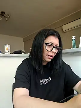 Snapshot of Milf_Abigail chatting on June 2026 03:04:02 AM Milf Abigail online show from June 2026 03:04:02 AM