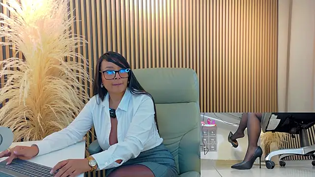 lulu 072 online show from February 2026 12:17:02 AM