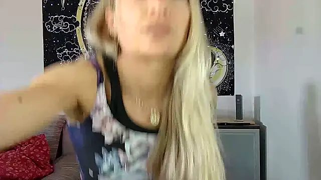 Snapshot of SexxyLiviaa chatting on June 2026 06:29:02 AM SexxyLiviaa online show from June 2026 06:29:02 AM