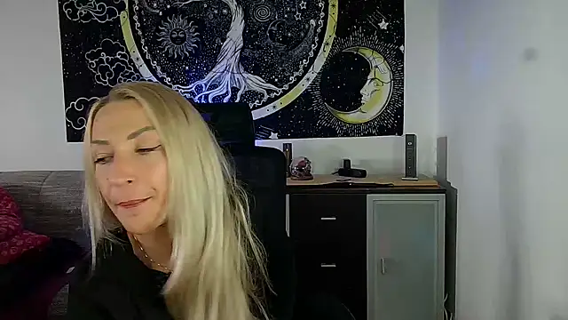 Snapshot of SexxyLiviaa chatting on June 2026 08:05:02 AM SexxyLiviaa online show from June 2026 08:05:02 AM