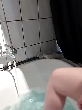 Isabella Geney online show from March 2026 07:31:01 AM