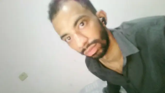 Snapshot of UncutToyBoy23cm chatting on October 2025 07:52:02 AM UncutToyBoy23cm online show from October 2025 07:52:02 AM