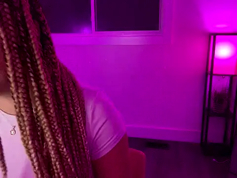 MelSaunders online show from October 2025 02:02:05 AM