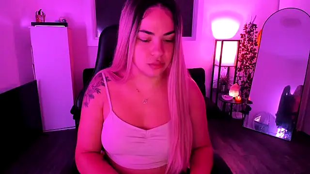 MelSaunders online show from November 2025 12:16:02 AM