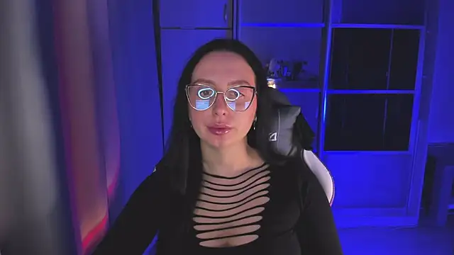 Christy Calypso online show from November 2025 03:35:01 PM