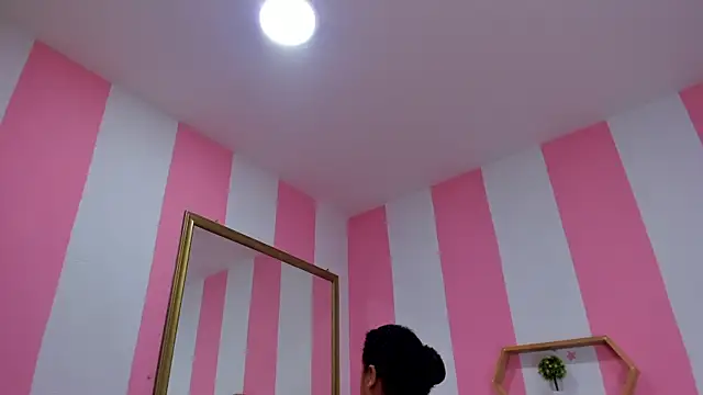 ISABELLA 020 online show from October 2025 01:34:02 PM