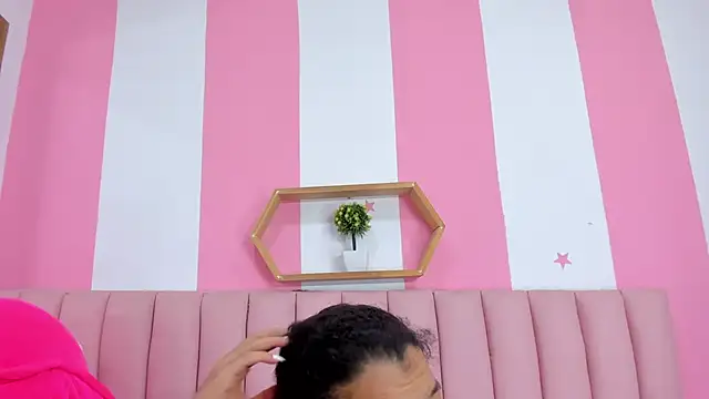 ISABELLA 020 online show from February 2026 12:49:01 PM