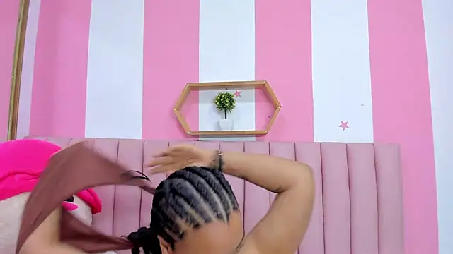 ISABELLA 020 online show from April 2026 04:52:01 PM