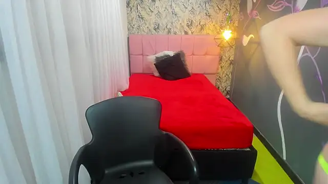 EmmaaEvans  online show from December 2024 11:49:02 AM