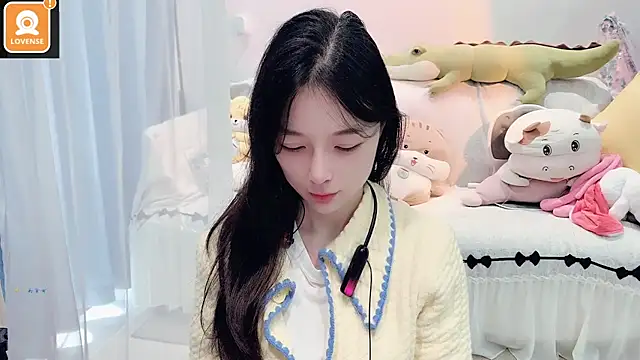 AKiKi711 online show from October 2025 04:15:01 AM