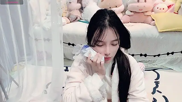 AKiKi711 online show from March 2026 02:42:02 PM