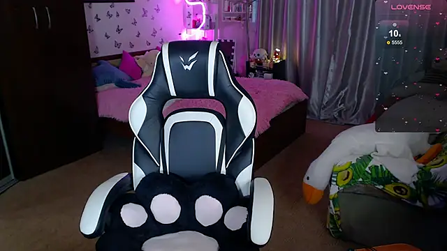 Sidney blush online show from February 2026 05:26:01 AM