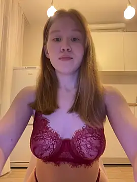Snapshot of Eva_Weyne chatting on April 2026 09:12:01 PM Eva Weyne online show from April 2026 09:12:01 PM