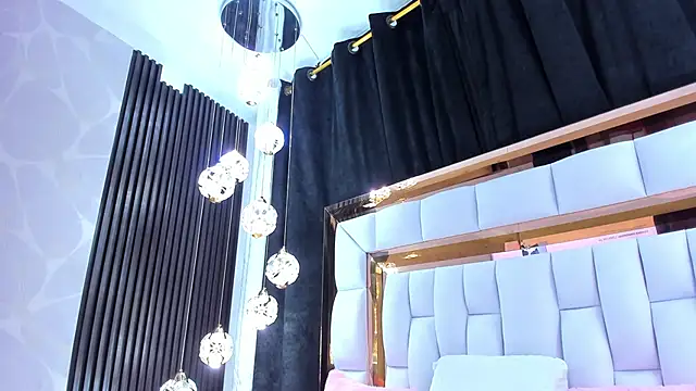 SarayRoyse online show from March 2026 07:39:01 PM