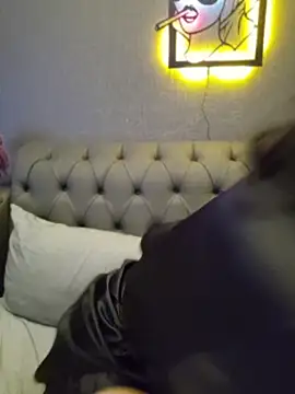 Snapshot of Esmertarcinim chatting on April 2026 02:00:01 PM Esmertarcinim online show from April 2026 02:00:01 PM