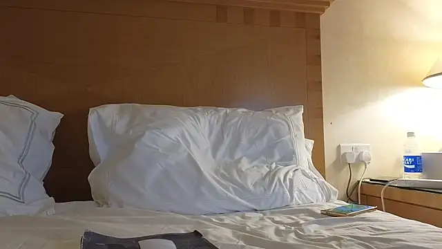 Mr-and-Mrs-Smith online show from March 2025 06:04:02 PM