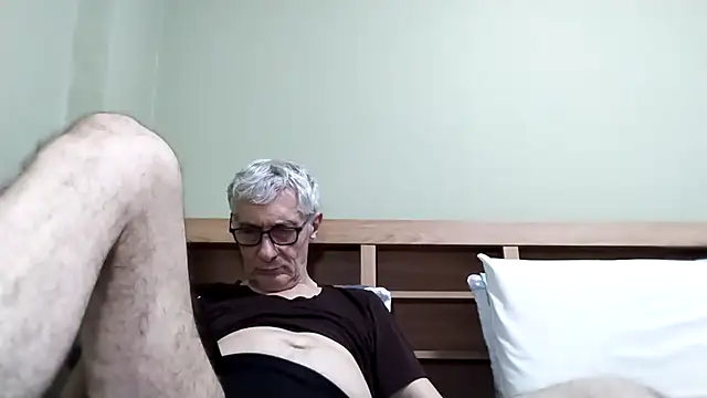 BIGUNCUTHARDCOCK online show from November 2025 02:06:02 PM