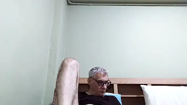 BIGUNCUTHARDCOCK online show from January 2026 02:04:02 AM