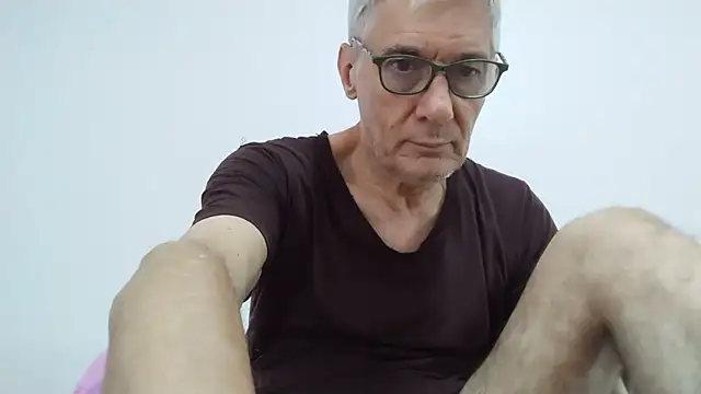 Snapshot of BIGUNCUTHARDCOCK chatting on June 2026 12:44:01 AM BIGUNCUTHARDCOCK online show from June 2026 12:44:01 AM