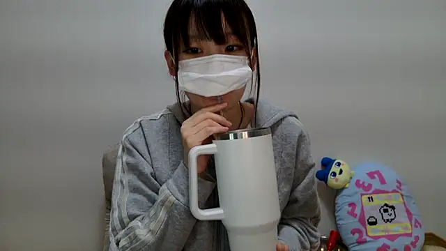 Snapshot of hi---chan- chatting on March 2025 09:45:02 PM hi---chan- online show from March 2025 09:45:02 PM