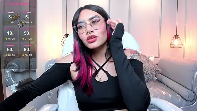 AzuraKindong online show from December 2024 08:23:02 PM
