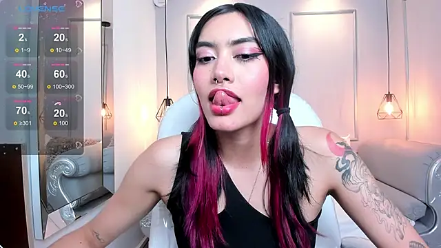 AzuraKindong online show from January 2025 01:56:02 AM