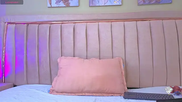 sophiia grey 1 online show from November 2025 09:06:02 PM