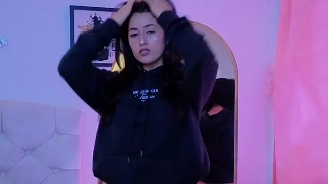 Snapshot of ChanellGV chatting on November 2025 10:32:02 PM ChanellGV online show from November 2025 10:32:02 PM