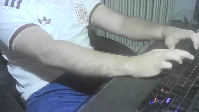 Snapshot of jorge2002- chatting on June 2026 11:20:01 PM jorge2002- online show from June 2026 11:20:01 PM
