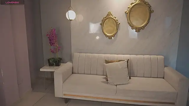 sarawinstone online show from February 2026 12:13:02 PM