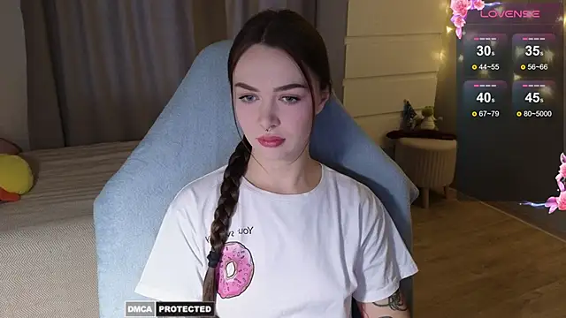 kate leoo online show from November 2025 10:58:02 AM