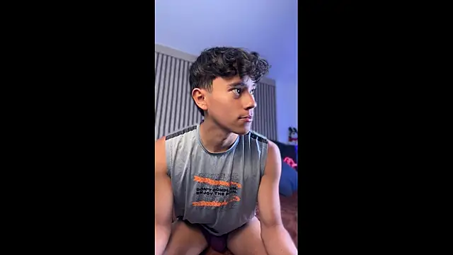 Snapshot of Angel_esteban_fx chatting on April 2026 05:10:02 PM Angel esteban fx online show from April 2026 05:10:02 PM