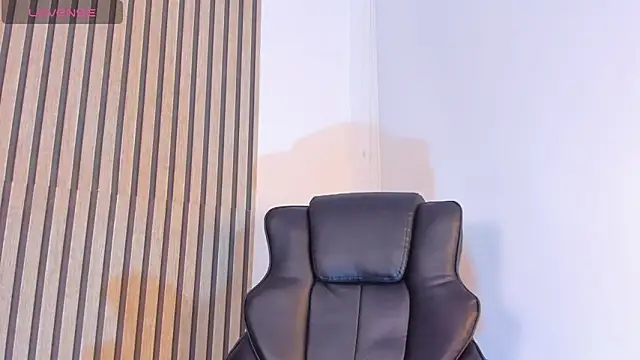 Snapshot of Angel_esteban_fx chatting on May 2026 08:17:02 PM Angel esteban fx online show from May 2026 08:17:02 PM