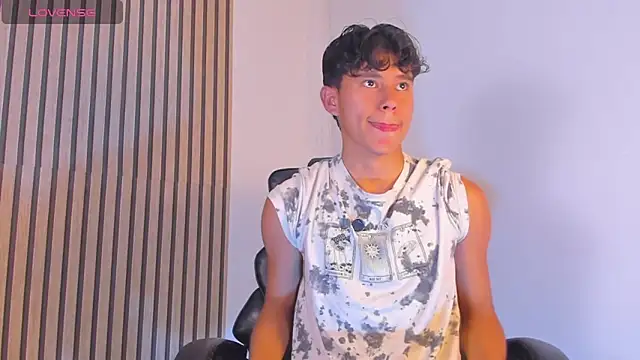 Snapshot of Angel_esteban_fx chatting on May 2026 08:36:01 PM Angel esteban fx online show from May 2026 08:36:01 PM