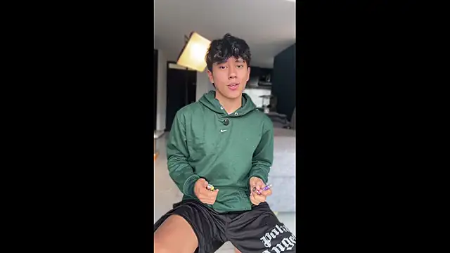 Snapshot of Angel_esteban_fx chatting on May 2026 07:34:01 PM Angel esteban fx online show from May 2026 07:34:01 PM