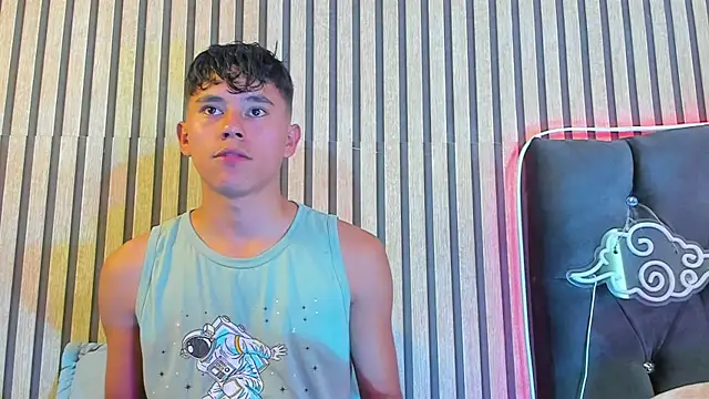 Snapshot of Angel_esteban_fx chatting on June 2026 08:14:02 PM Angel esteban fx online show from June 2026 08:14:02 PM