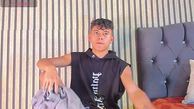 Snapshot of Angel_esteban_fx chatting on June 2026 06:01:01 PM Angel esteban fx online show from June 2026 06:01:01 PM
