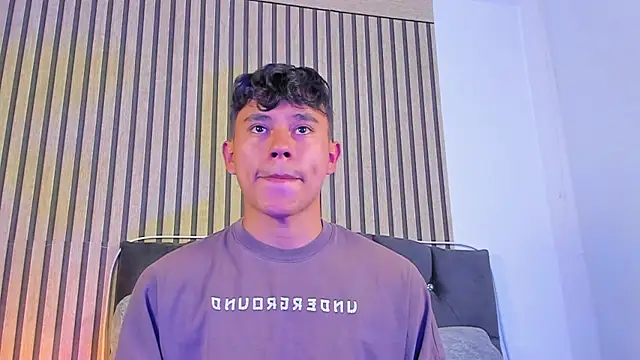 Snapshot of Angel_esteban_fx chatting on June 2026 08:30:02 PM Angel esteban fx online show from June 2026 08:30:02 PM