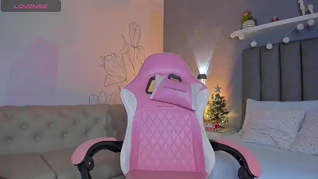 atenea jones online show from December 2025 07:20:01 PM