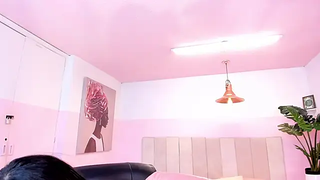 Red lady online show from January 2025 04:52:02 AM