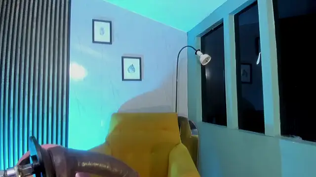 Red lady online show from February 2026 03:47:01 AM