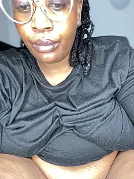 Snapshot of MsWhiteChocolatte chatting on December 2025 03:18:02 PM MsWhiteChocolatte online show from December 2025 03:18:02 PM