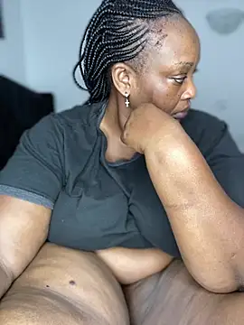 Snapshot of MsWhiteChocolatte chatting on February 2026 04:18:02 AM MsWhiteChocolatte online show from February 2026 04:18:02 AM