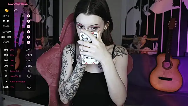 prettybones online show from December 2024 11:29:01 AM