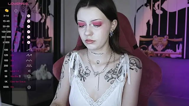 prettybones online show from January 2025 11:09:02 AM