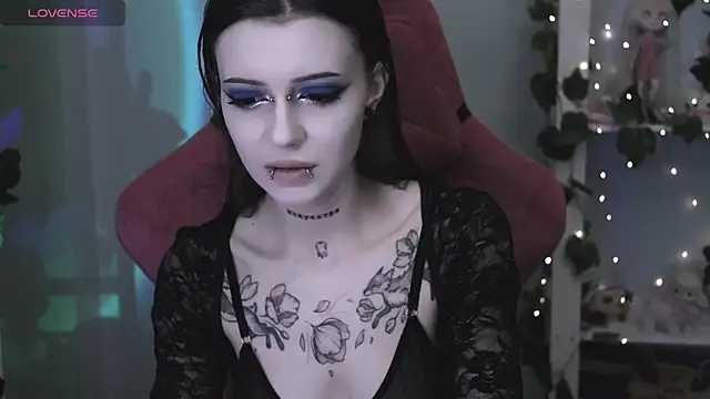 prettybones online show from April 2026 01:38:01 AM