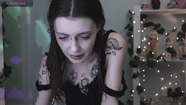 Snapshot of prettybones chatting on June 2026 10:09:02 PM prettybones online show from June 2026 10:09:02 PM