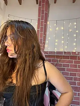 Snapshot of Juanelopez1 chatting on June 2026 03:59:02 AM Juanelopez1 online show from June 2026 03:59:02 AM
