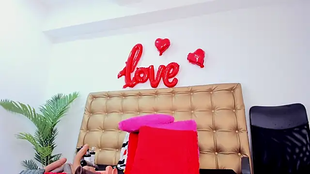 sophie-newton online show from March 2025 06:33:01 PM