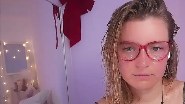 Ameliasweety69 online show from February 2025 01:10:01 PM